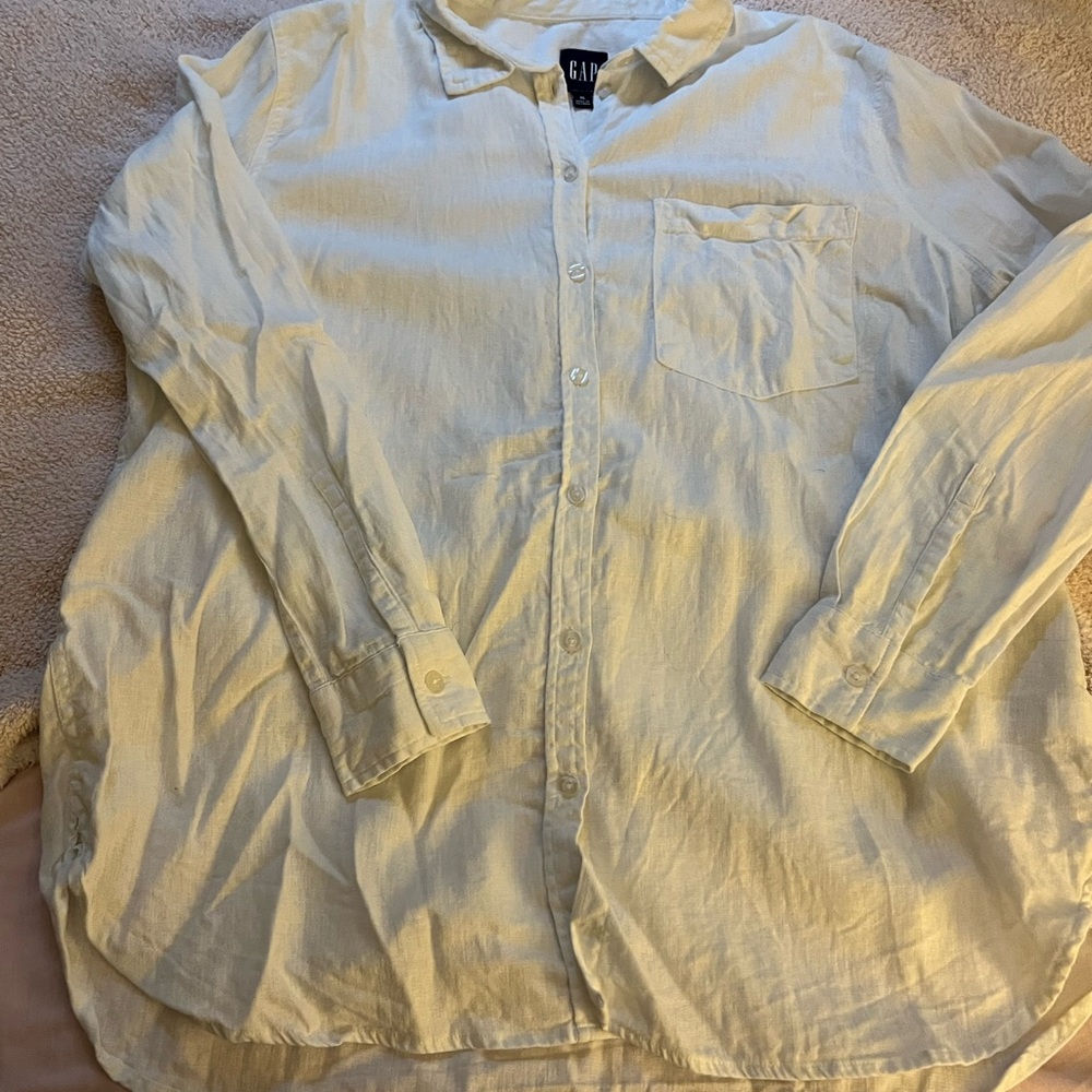 GAP Women's white Button Down Shirt